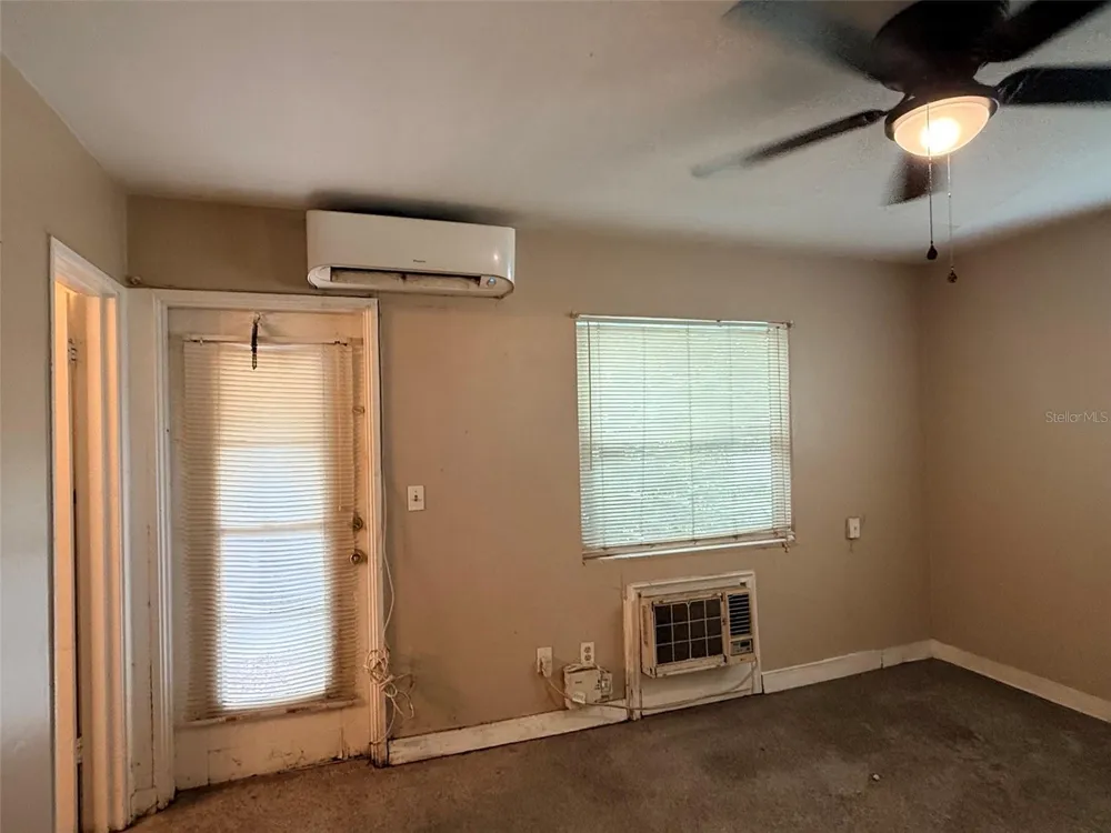 1273 S BETTY LANE Clearwater, FL 33756