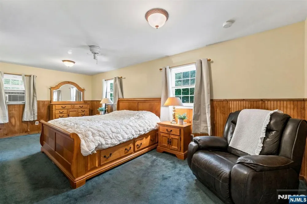 18 Fox Hollow Court Vernon, NJ 07462
