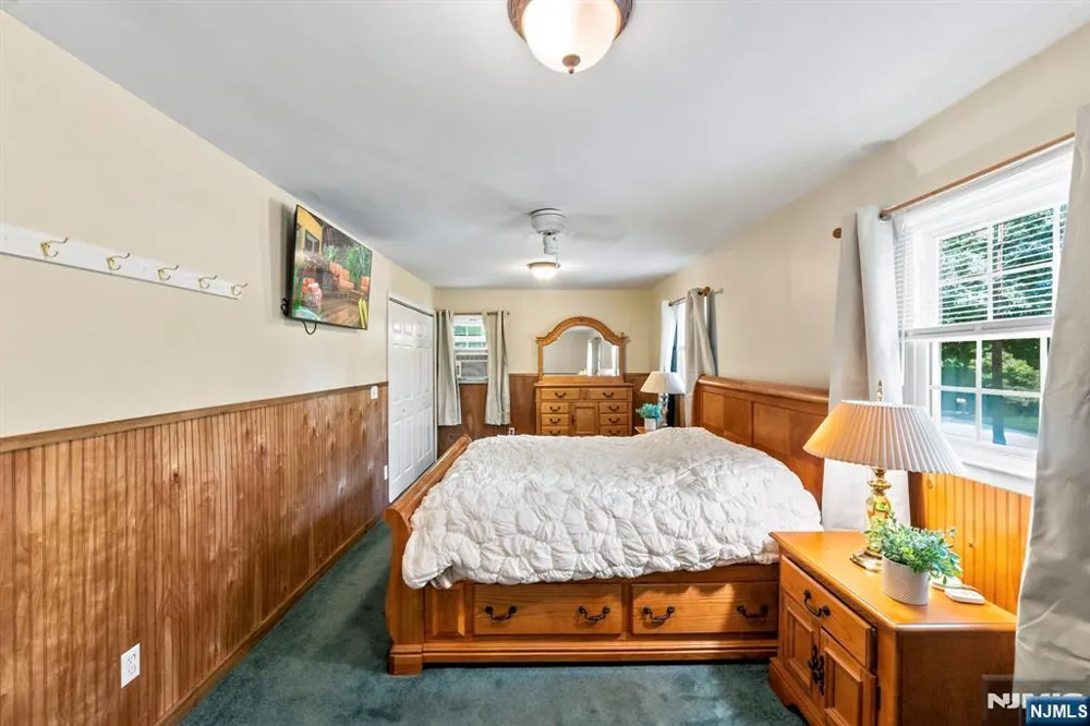 18 Fox Hollow Court Vernon, NJ 07462