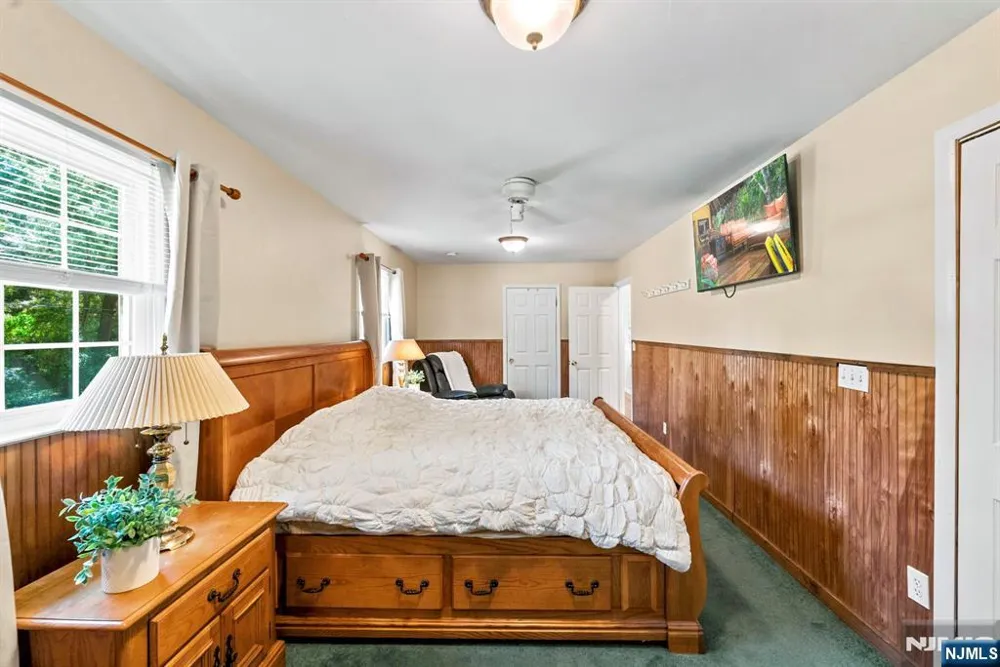 18 Fox Hollow Court Vernon, NJ 07462