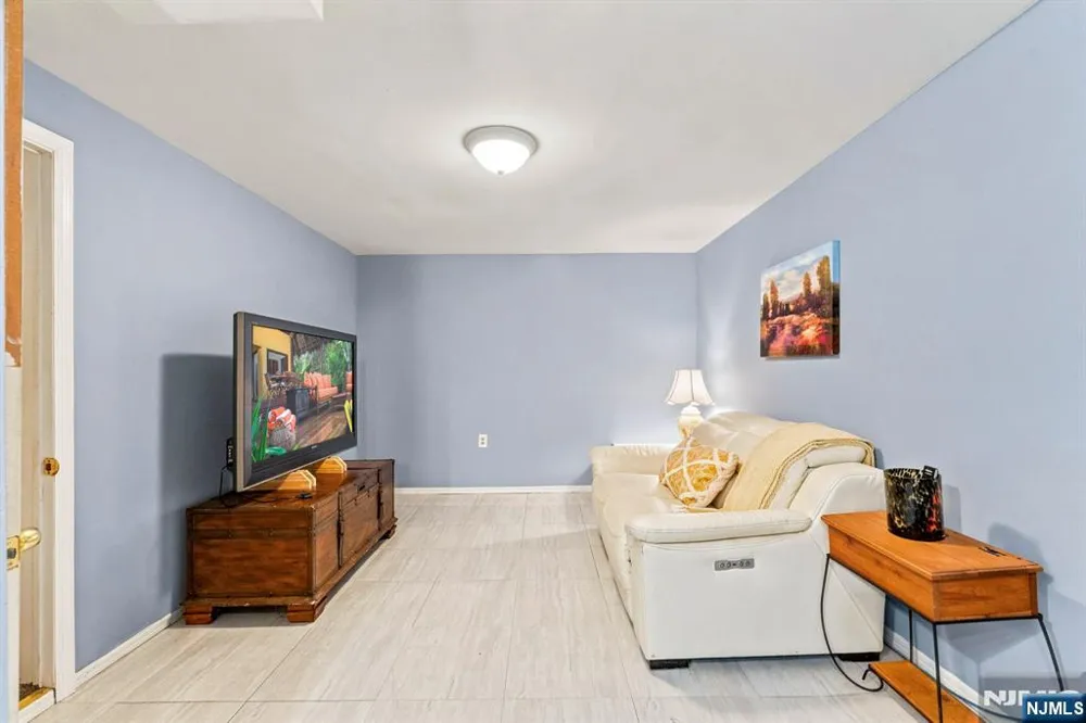 18 Fox Hollow Court Vernon, NJ 07462