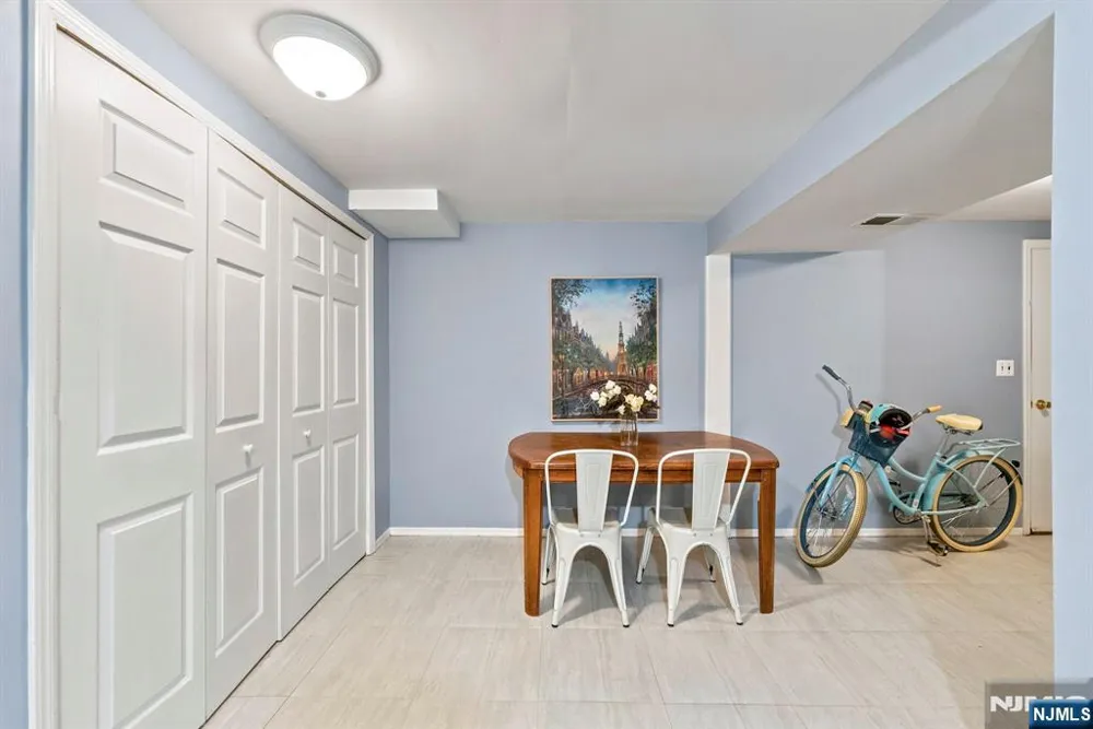 18 Fox Hollow Court Vernon, NJ 07462