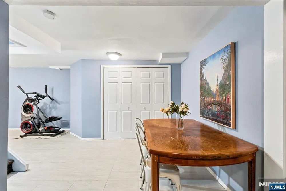 18 Fox Hollow Court Vernon, NJ 07462
