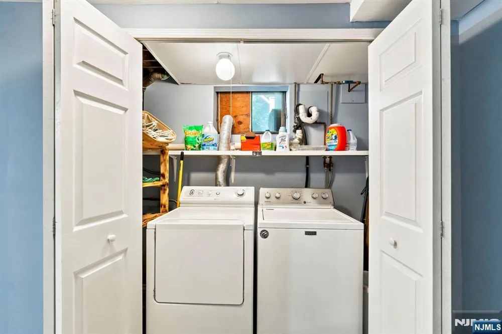 18 Fox Hollow Court Vernon, NJ 07462