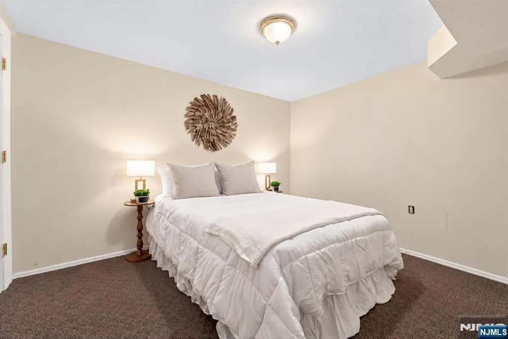 18 Fox Hollow Court Vernon, NJ 07462