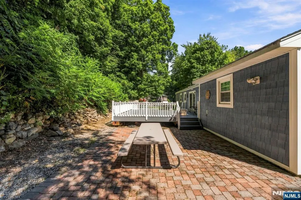 18 Fox Hollow Court Vernon, NJ 07462