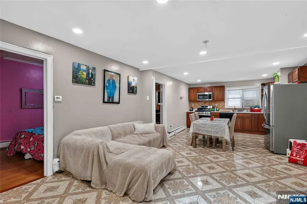 358 Broadway 2 Bayonne, NJ 07002