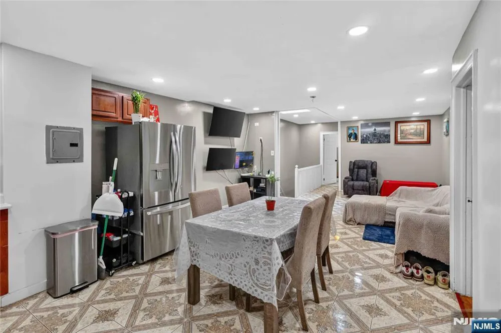 358 Broadway 2 Bayonne, NJ 07002