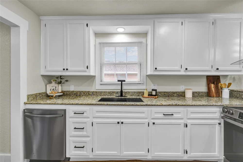 1127 W 4th Street Freeport, TX 77541