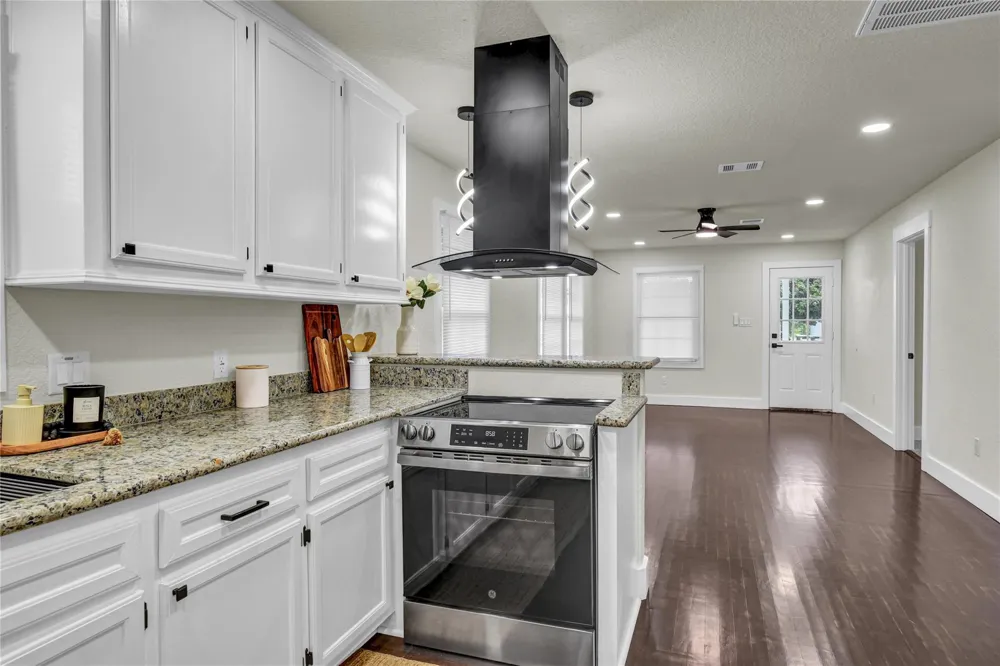 1127 W 4th Street Freeport, TX 77541