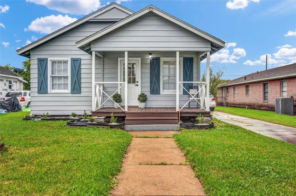 1127 W 4th Street Freeport, TX 77541