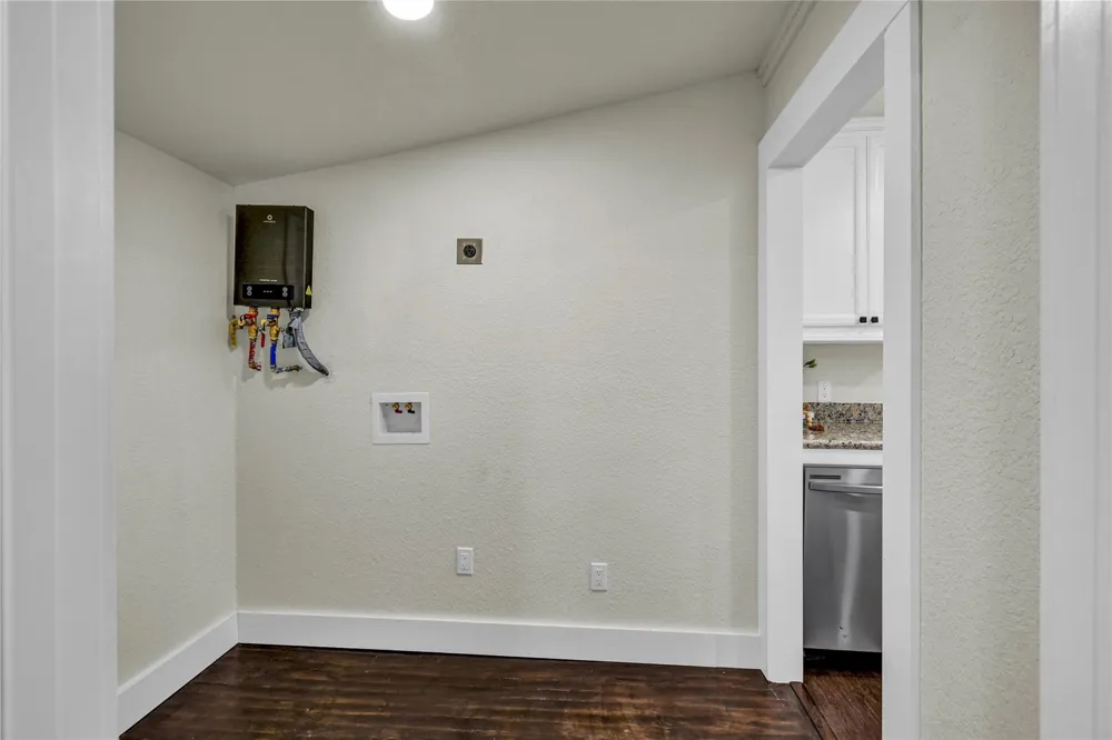 1127 W 4th Street Freeport, TX 77541