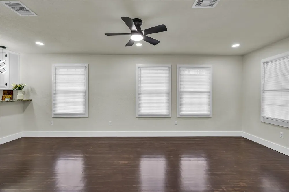 1127 W 4th Street Freeport, TX 77541