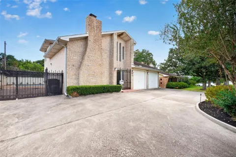 4823 Benning Drive