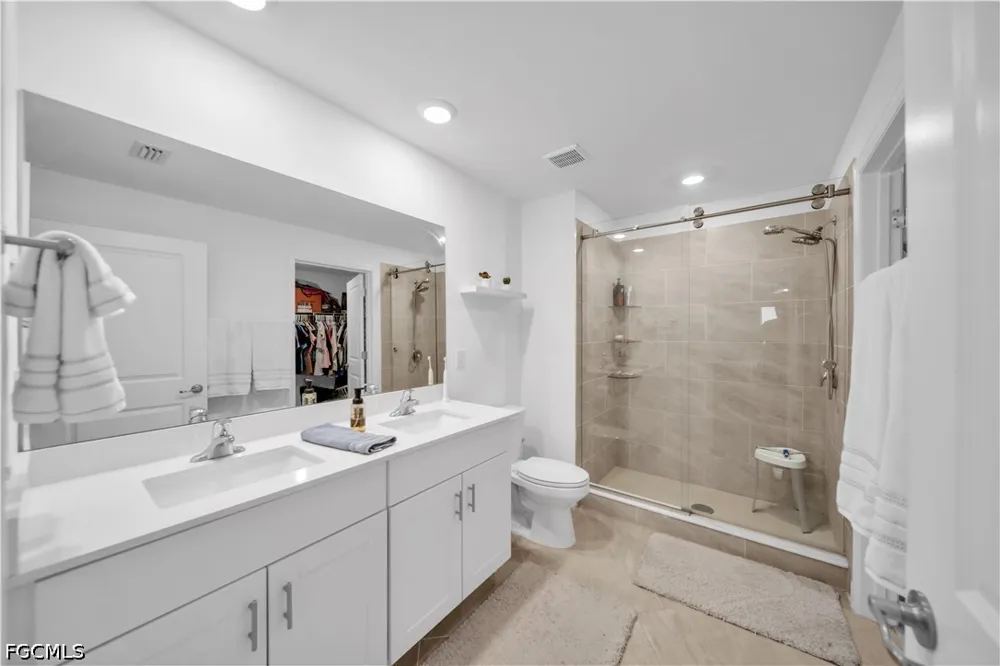 NE 33rd Lane Cape Coral, FL 33909