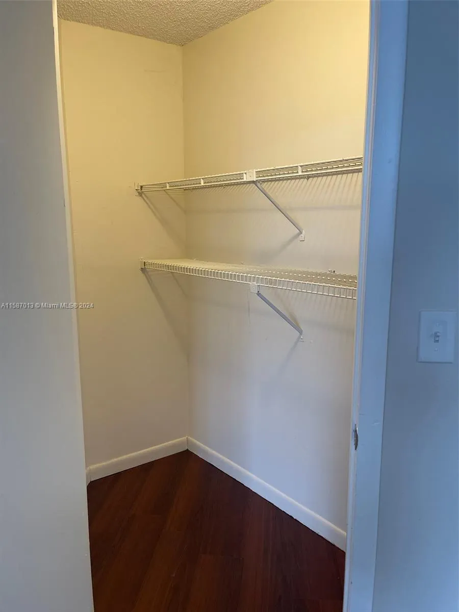 212 Lake Pointe Drive #313 Oakland Park, FL 33309