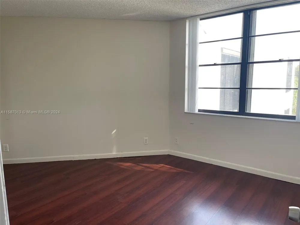 212 Lake Pointe Drive #313 Oakland Park, FL 33309