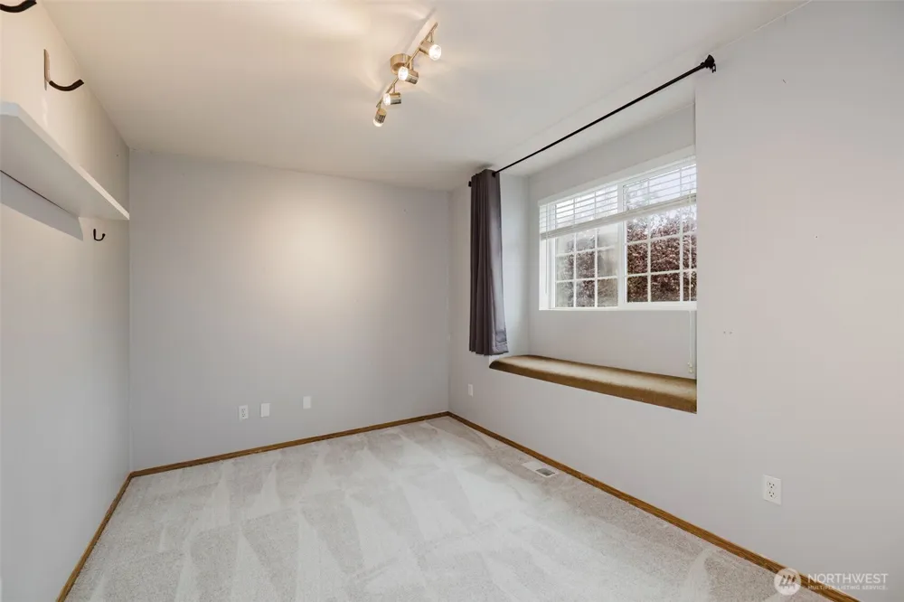 5781 Gateway Lane Bremerton, WA 98311