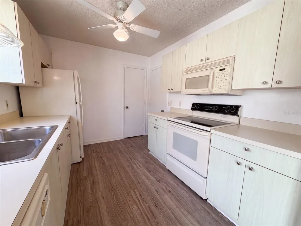 507 ALAMEDA AVENUE The Villages, FL 32159
