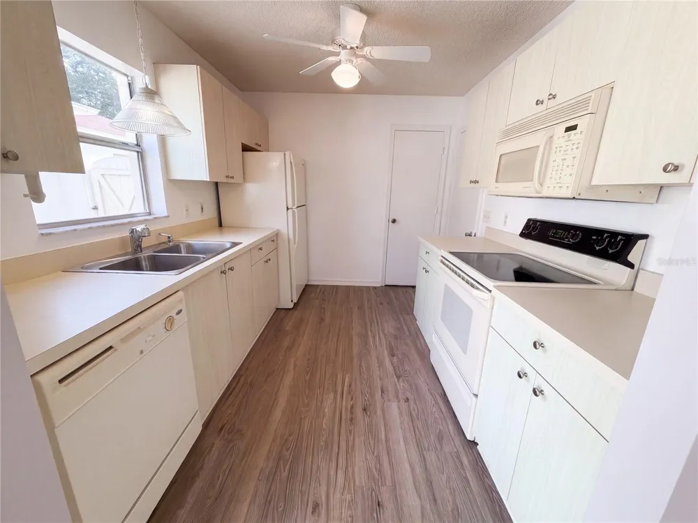 507 ALAMEDA AVENUE The Villages, FL 32159