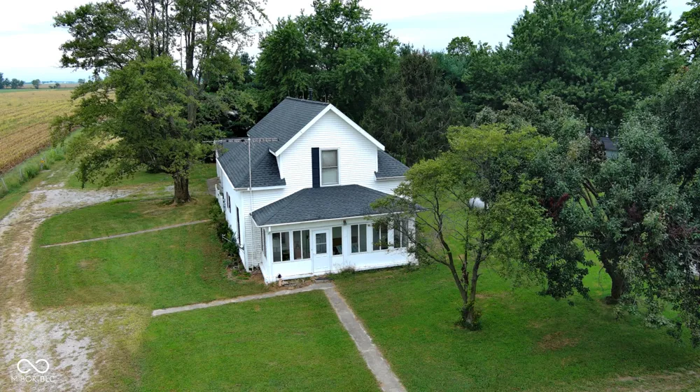 1606 County Road 1350 E Kempton, IN 46049