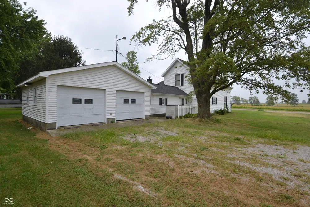 1606 County Road 1350 E Kempton, IN 46049