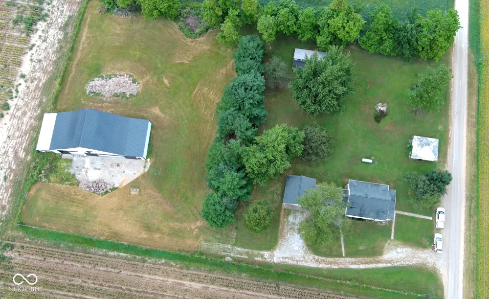 1606 County Road 1350 E Kempton, IN 46049
