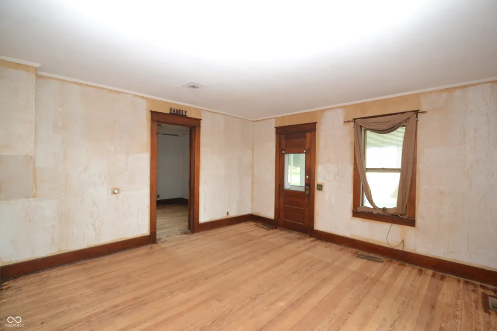 1606 County Road 1350 E Kempton, IN 46049