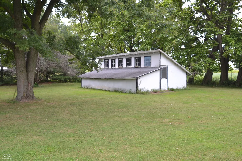 1606 County Road 1350 E Kempton, IN 46049