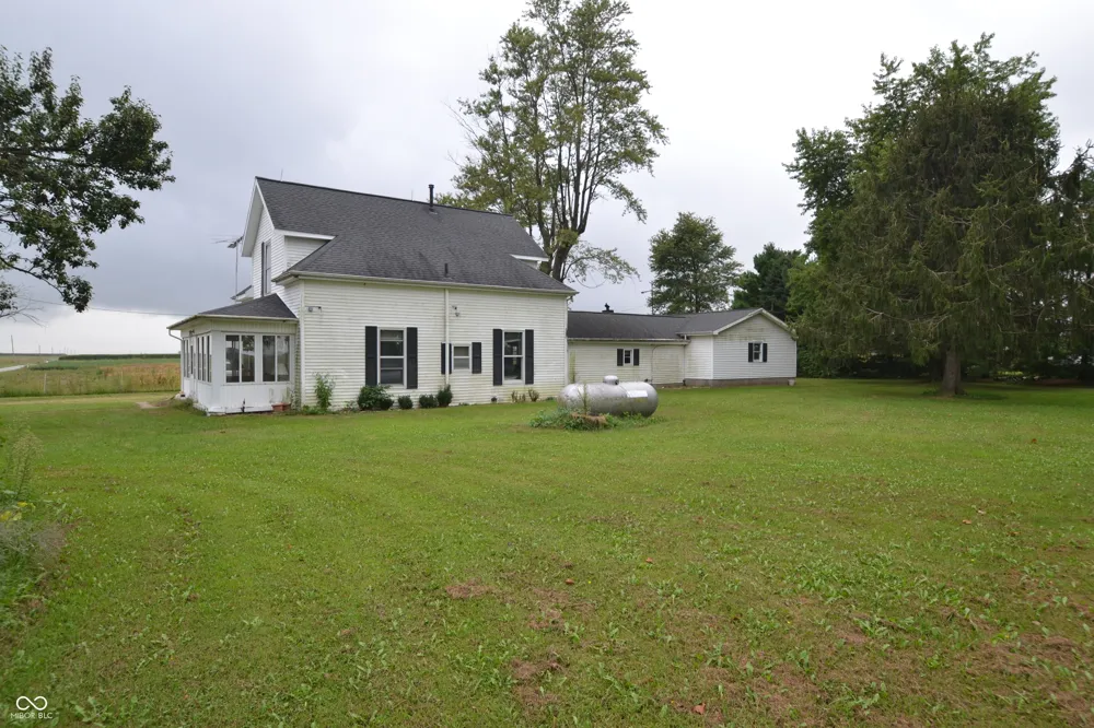 1606 County Road 1350 E Kempton, IN 46049