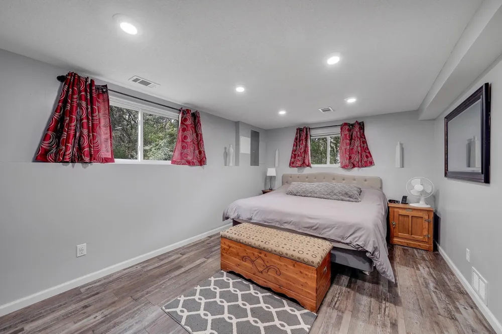 19505 Owen Avenue Hastings, MN 55033