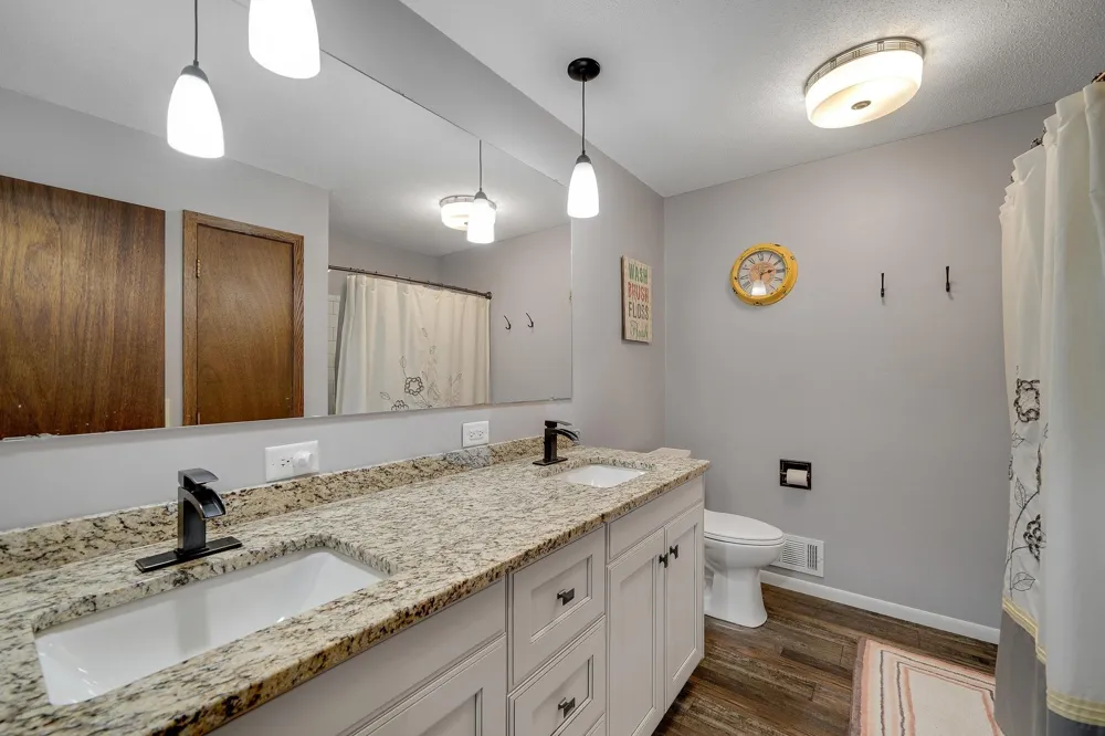 19505 Owen Avenue Hastings, MN 55033