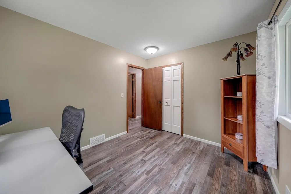 19505 Owen Avenue Hastings, MN 55033