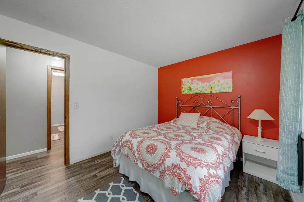 19505 Owen Avenue Hastings, MN 55033