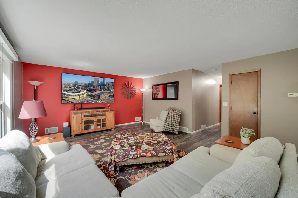 19505 Owen Avenue Hastings, MN 55033