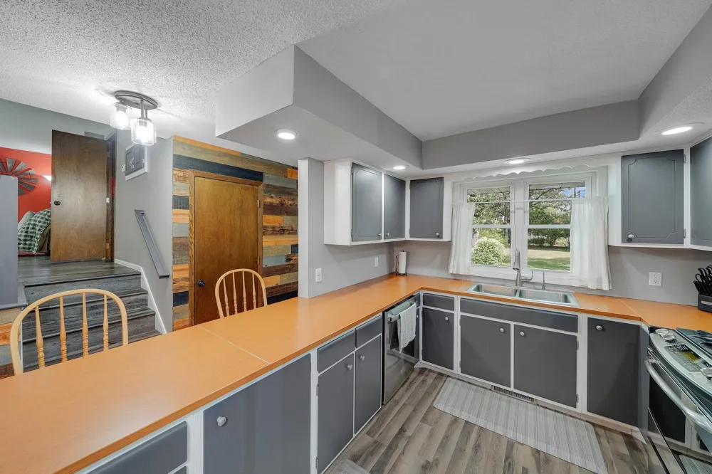 19505 Owen Avenue Hastings, MN 55033