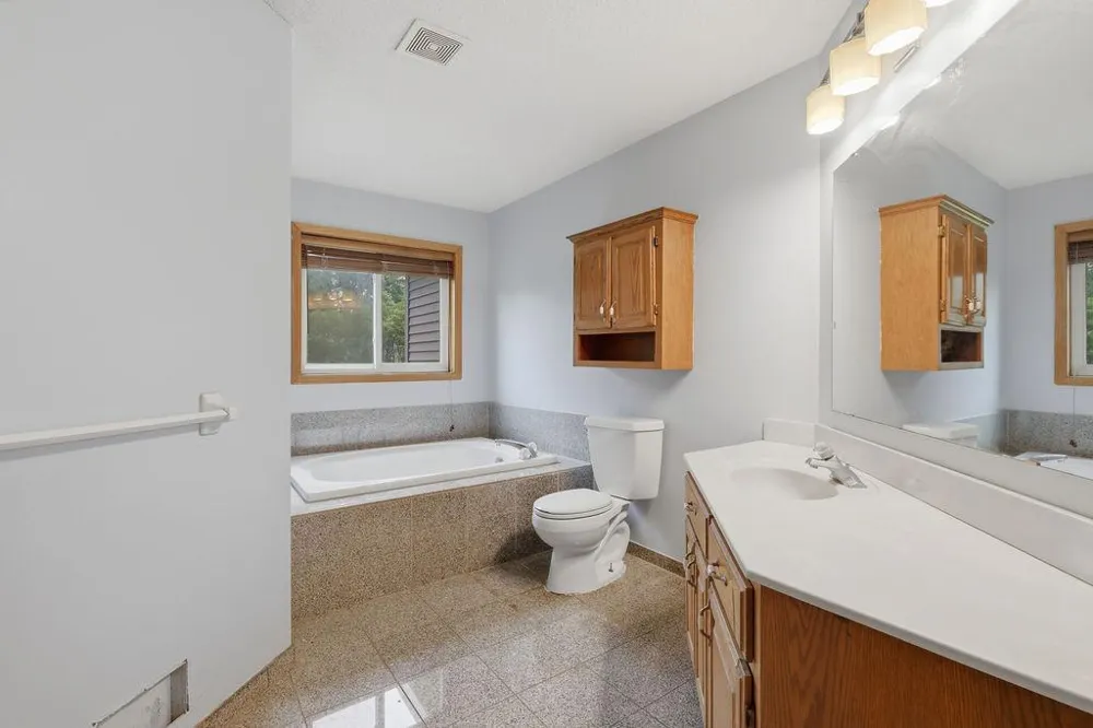 17373 Glencoe Avenue Lakeville, MN 55044