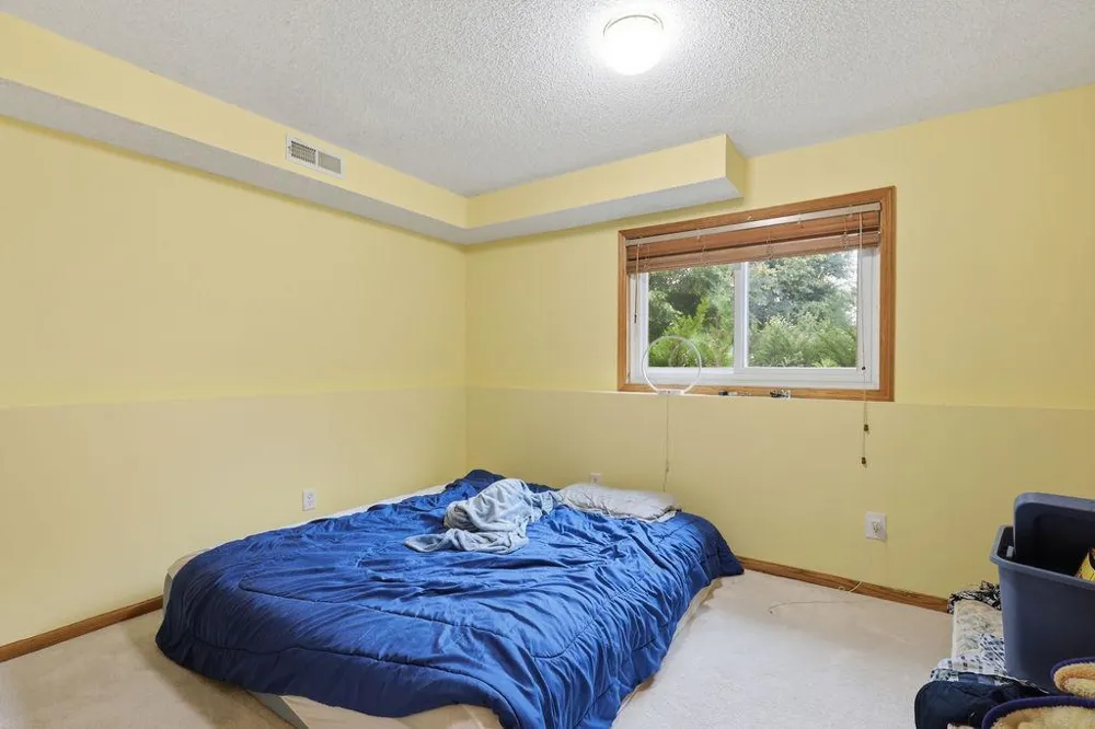 17373 Glencoe Avenue Lakeville, MN 55044