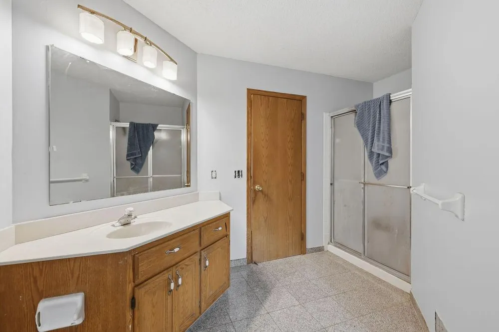 17373 Glencoe Avenue Lakeville, MN 55044