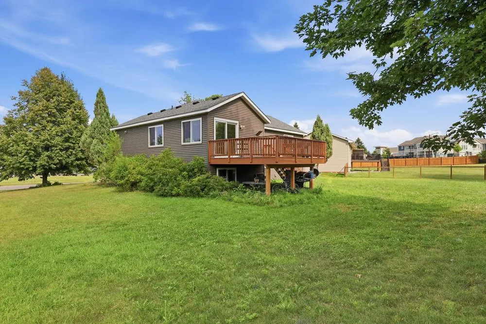 17373 Glencoe Avenue Lakeville, MN 55044
