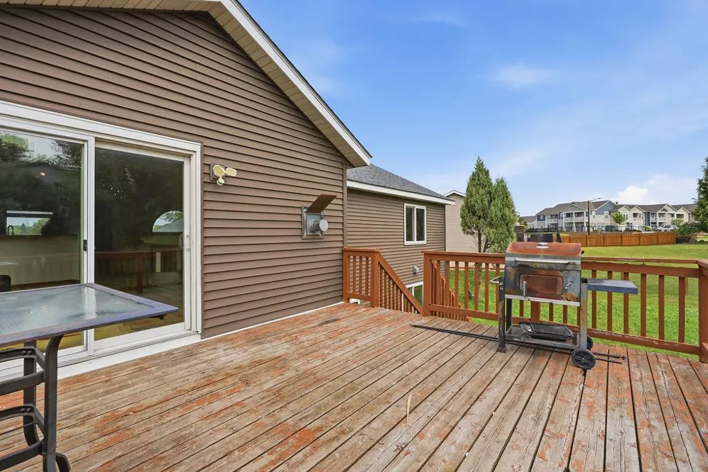 17373 Glencoe Avenue Lakeville, MN 55044