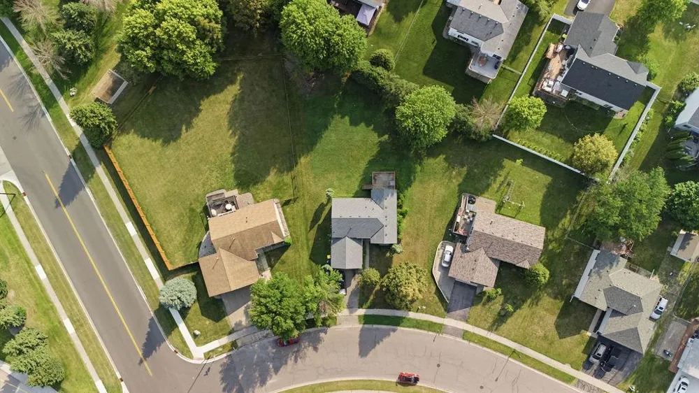 17373 Glencoe Avenue Lakeville, MN 55044