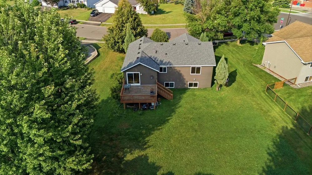 17373 Glencoe Avenue Lakeville, MN 55044