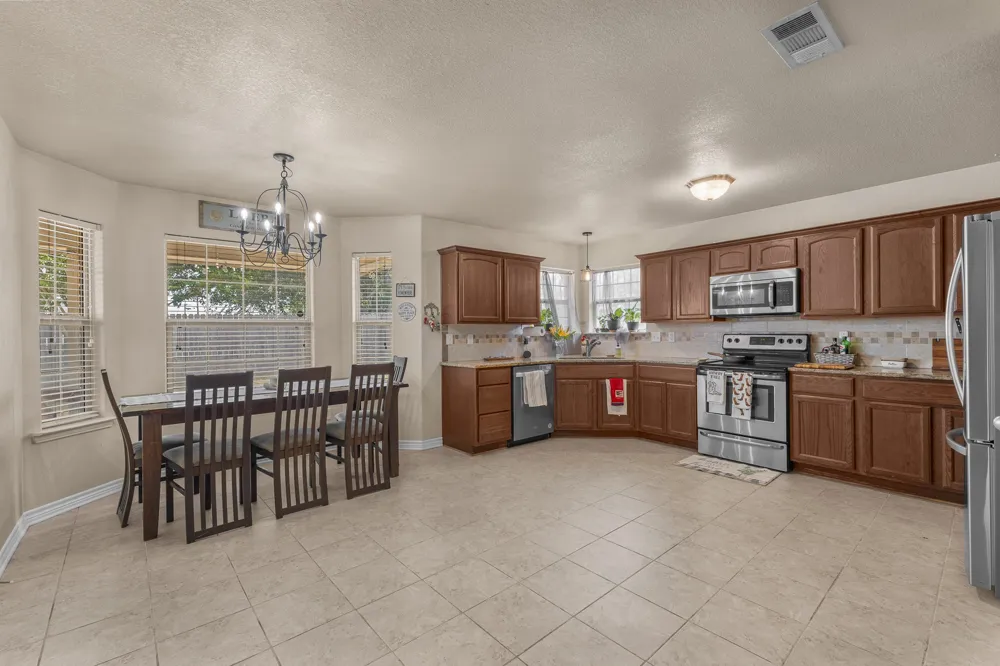 2115 Carriage House Drive Temple, TX 76502