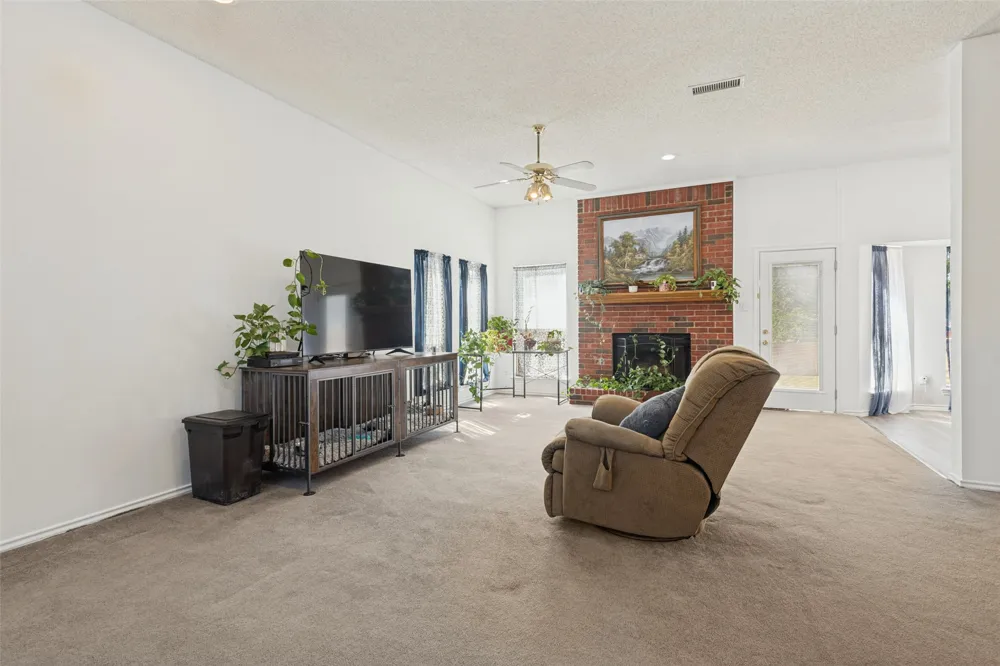 8914 Greenwood Trail Rowlett, TX 75088
