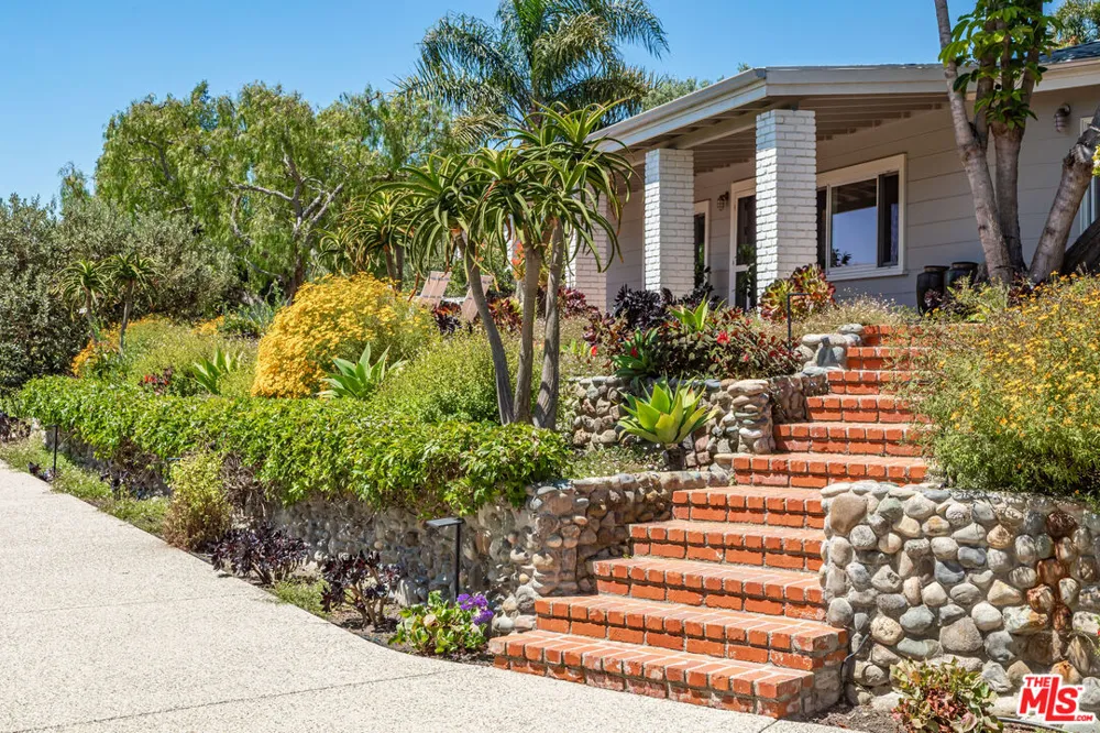 28901 Boniface Drive Malibu, CA 90265