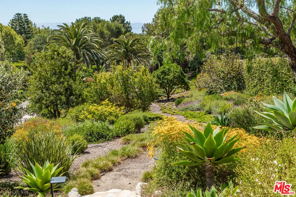 28901 Boniface Drive Malibu, CA 90265