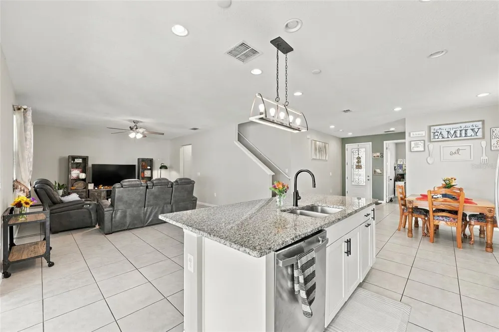 528 BUCHANNAN DRIVE Davenport, FL 33837