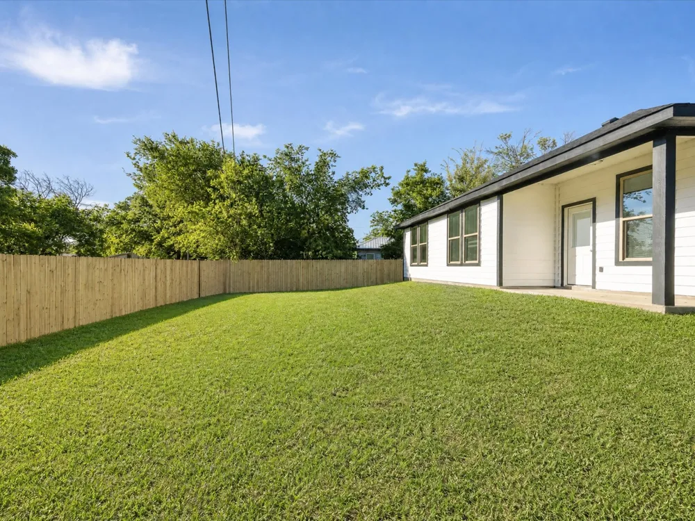 108 Couch Street Italy, TX 76651