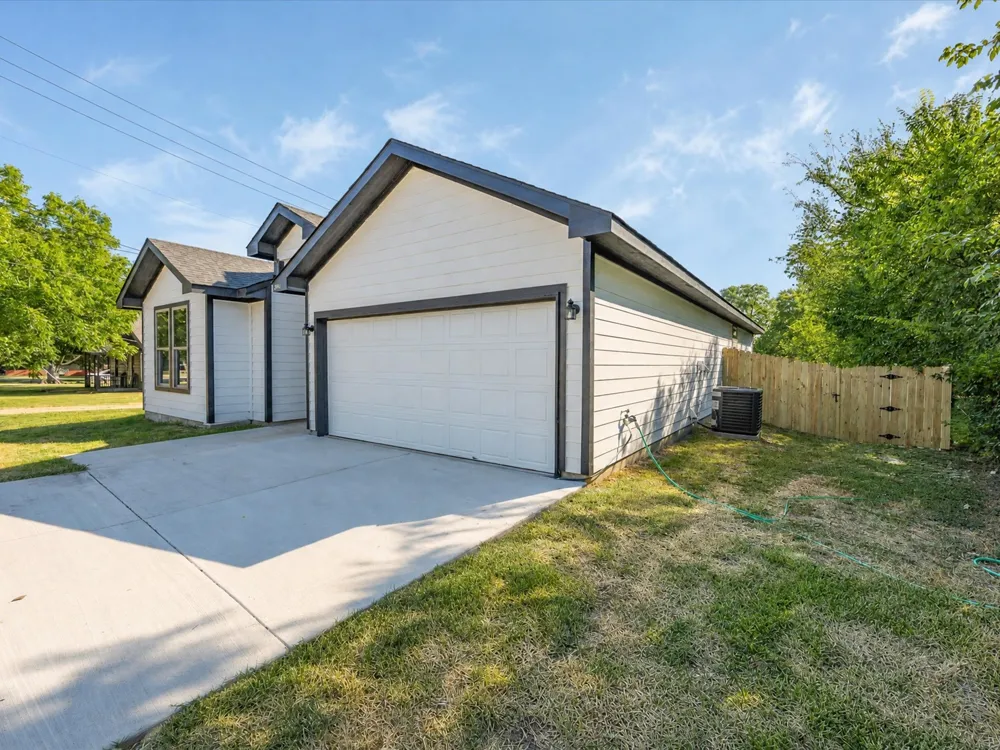 108 Couch Street Italy, TX 76651